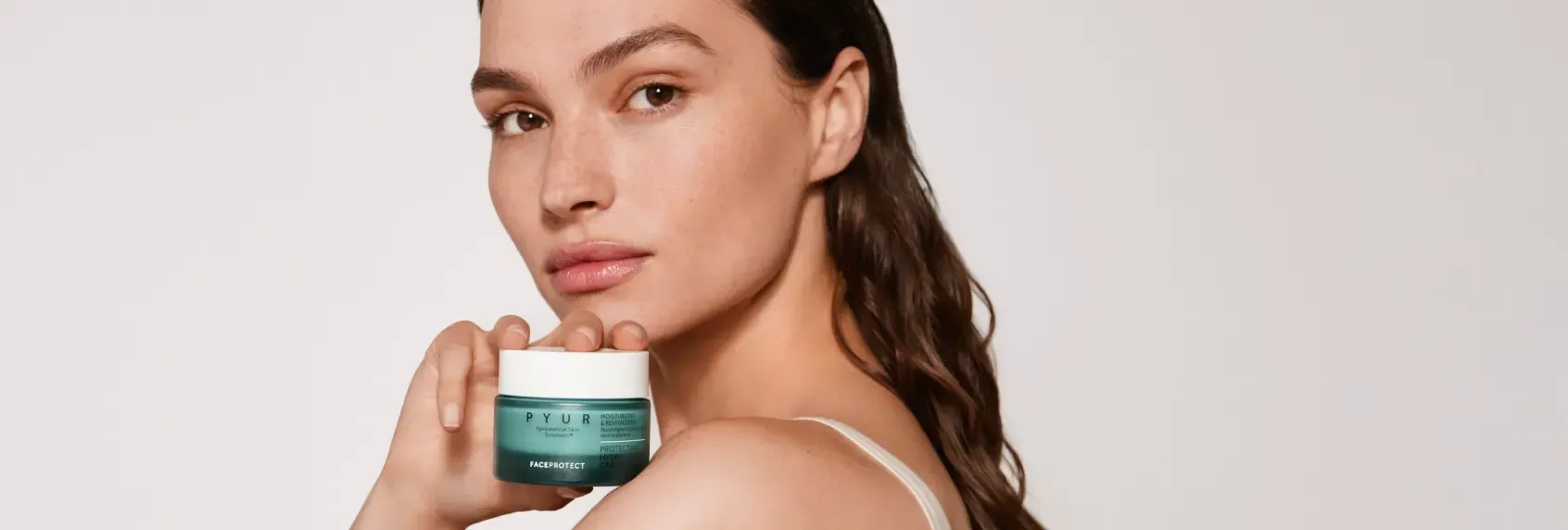 Jetzt Gratis PYUR Protecting Hydra Cream sichern