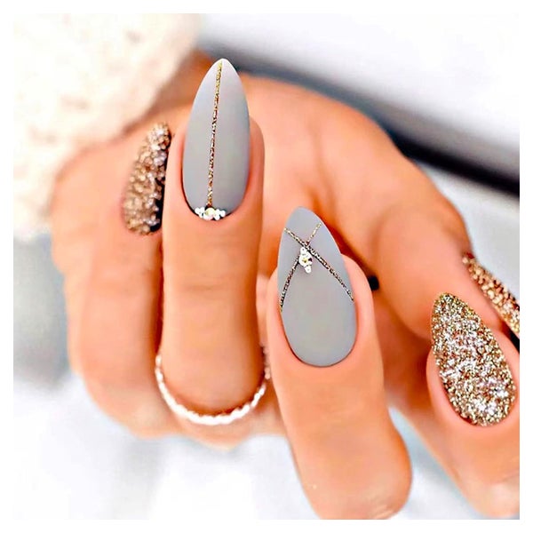 24 Stück Mittellang Grüne Französische Press on Nails, Gold 1 St
