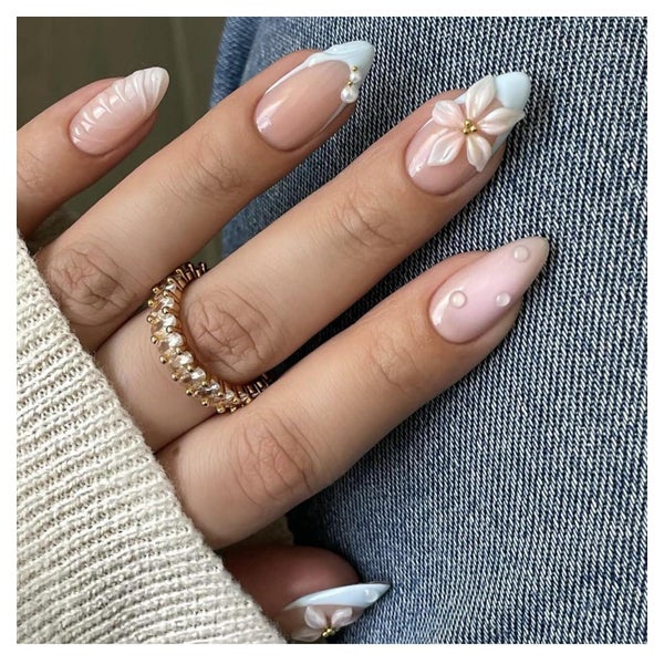 Künstliche Fingernägel Kurz Almond French 3D Blumen YH6 1 St