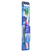 ORAL B Cross Action 40 mittel Zahnbürste 1 St